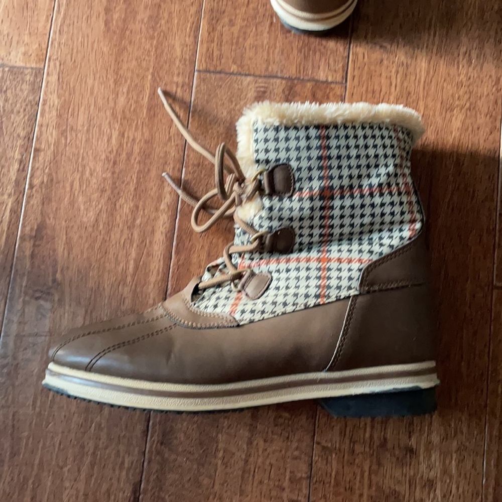 Boots - Picture 5 of 5